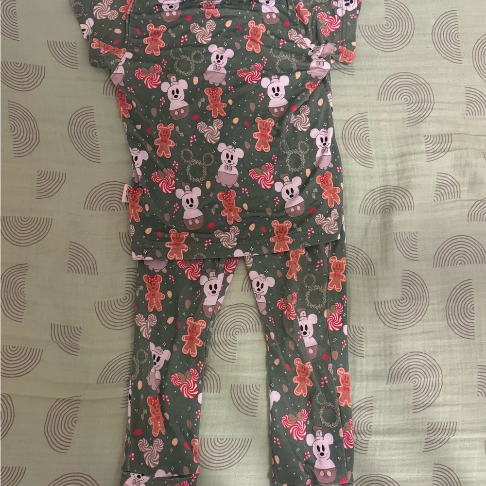 Green Holiday Pajama Set with Mickey Print: WILL SHIP SAME DAY FOR XMAS